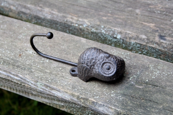 Háček se sovou hnědý