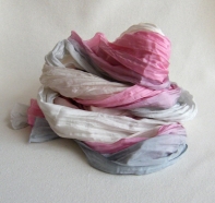 Hedvábný šátek Stříbrný vítr