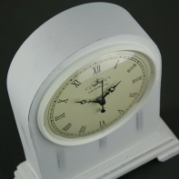 Hodiny bílé dřevo 24x19x17cm