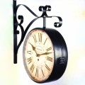 Hodiny dekorační vývěsní  - nepatrné poškození