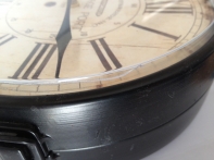 Hodiny dekorační vývěsní  - nepatrné poškození