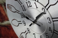 Hodiny do kuchyně - motiv příbory 33cm