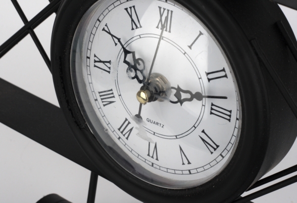 Hodiny letadlo 31x20cm (vada na sklíčku)