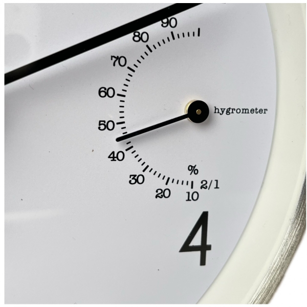 Hodiny na chodbu 15 cm hliník