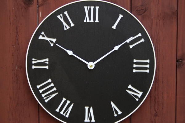 Hodiny nástěnné černé 30cm