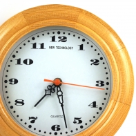 Hodiny nástěnné dřevěné 24 cm