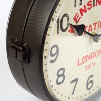 Hodiny nástěnné Kensington station London 1879