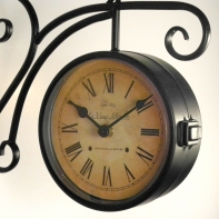 Hodiny nástěnné oboustranné kovové 1329