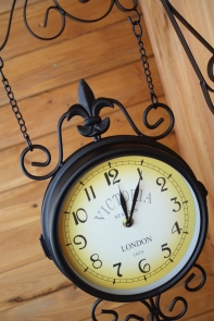 Hodiny nástěnné oboustranné Victoria Station pr. 20cm