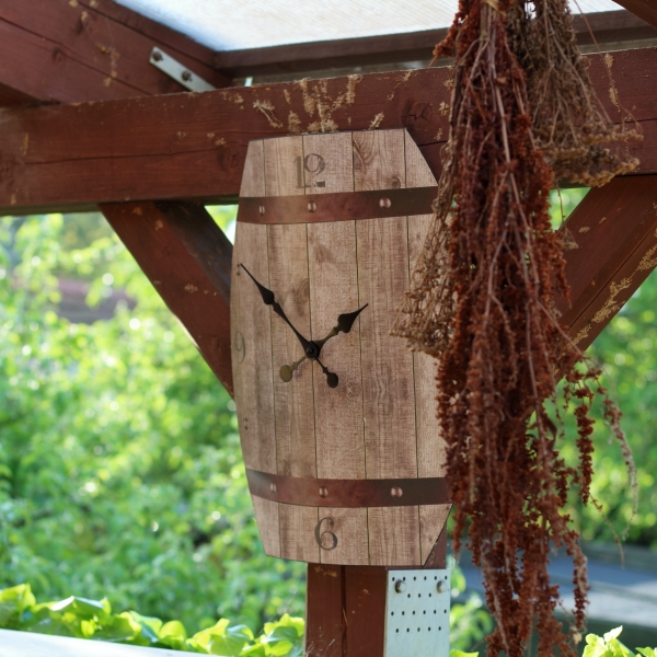 Hodiny nástěnné plechové sud 50 x 38,5cm