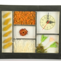 Hodiny nástěnné zelené 22x28cm