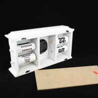 Hodiny s kalendářem dřevěné bílé 18cm