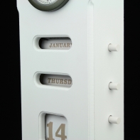 Hodiny stolní dřevěné s kalendářem 38x16x8cm