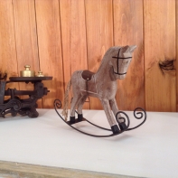 Houpací koník hnědý St