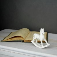 Houpací kůň bílý 13x13cm