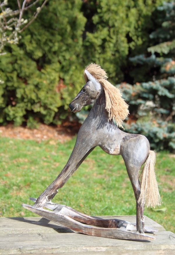 Houpací kůň dřevěná dekorace 38cm