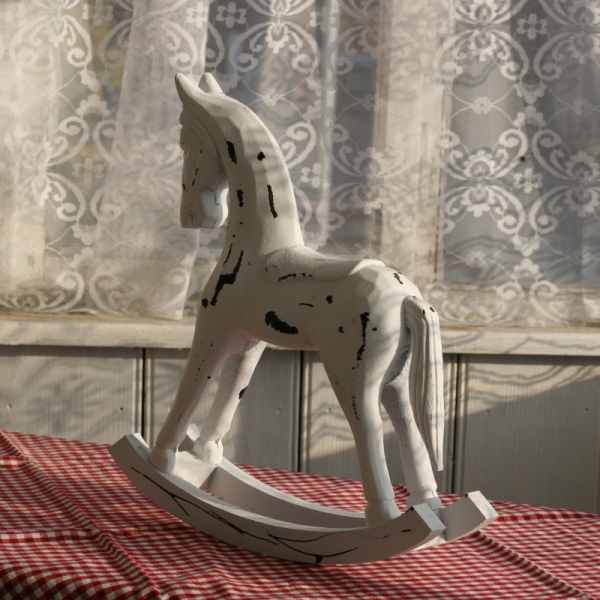 Houpací kůň dřevěný bílý 34x33cm