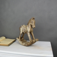 Houpací kůň hnědý 23x20cm