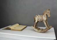 Houpací kůň hnědý 23x20cm