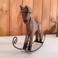 Houpací kůň hnědý M