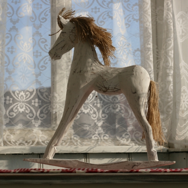 Houpací kůň s patinou 48cm