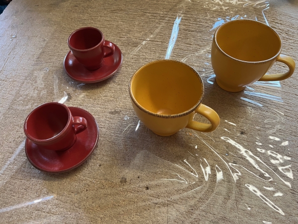 Hrnek 380ml POSITANO žlutá-kropenatá