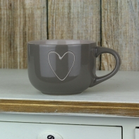 Hrnek buclák hnědý se srdcem 500ml