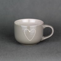 Hrnek buclák hnědý se srdcem 500ml