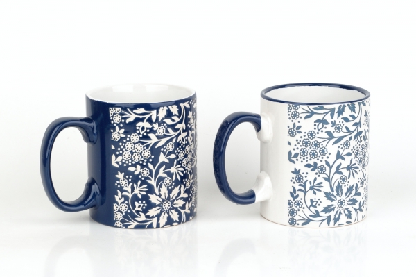 Hrnek květinový motiv modrobílý 620ml keramika