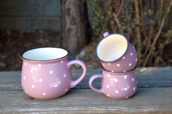 Hrnek s puntíky fialový 230ml