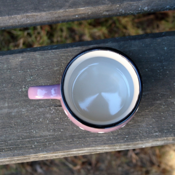 Hrnek s puntíky fialový 230ml