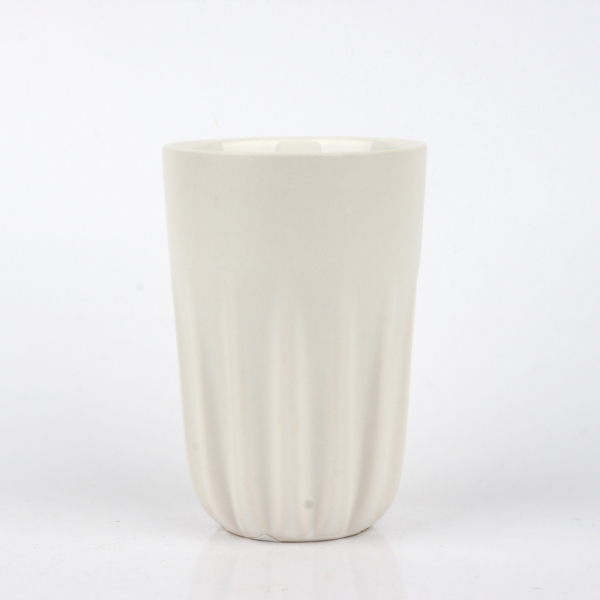 Hrnek s žebrováním bílý 12cm