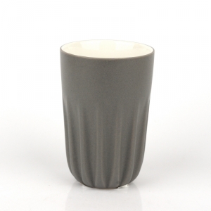 Hrnek s žebrováním tmavě šedý 12cm