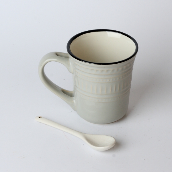 Hrnek se lžičkou šedý