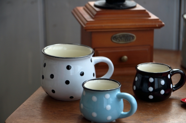 Hrnek světle modrý s bílými puntíky 75ml