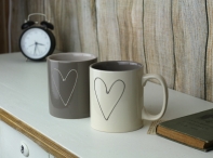 Hrnek XXL hnědé srdce 0,6l