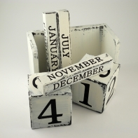 Kalendář dřevěný retro 