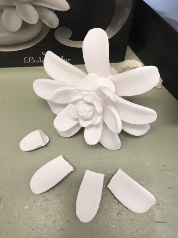 Keramický difuzér černý oválný červená růže Negro Flor Blanca - vyřazeno