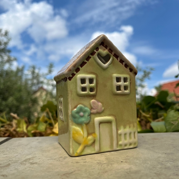 Keramický domeček 11 x 7 x 6 cm