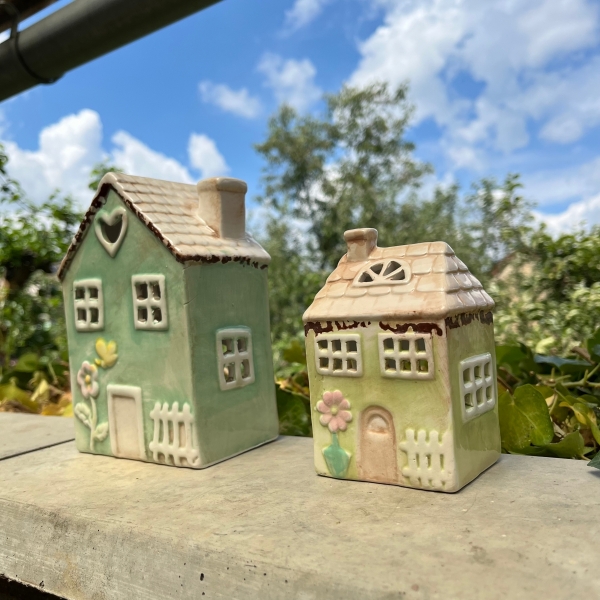 Keramický domeček 12 x 7,5 x 6 cm