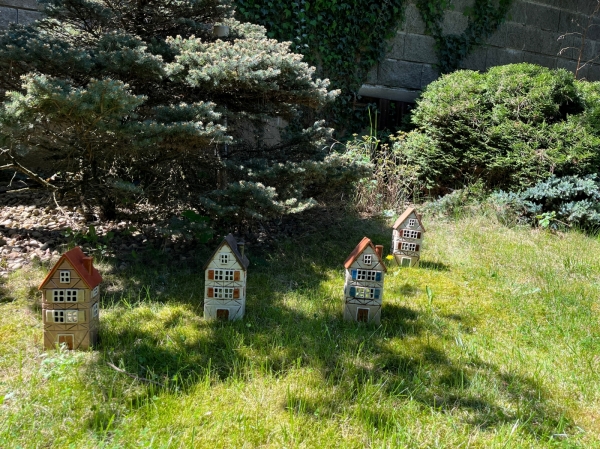 Keramický domeček 16x18,5x10,5cm Typ B