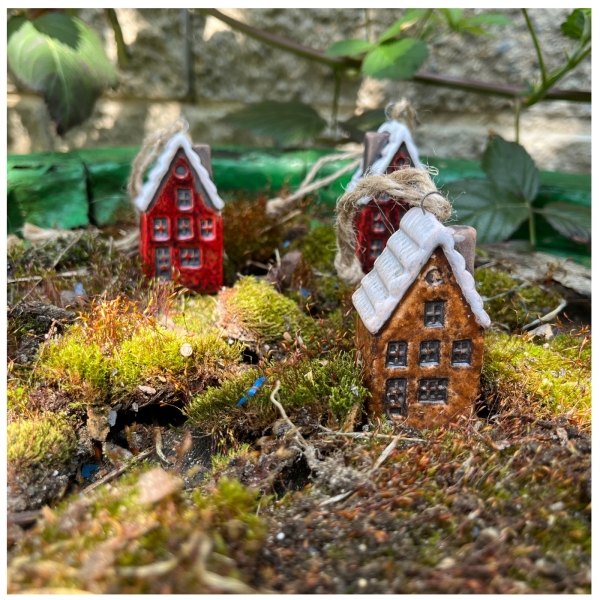 Keramický domeček 3x2x6cm Typ A