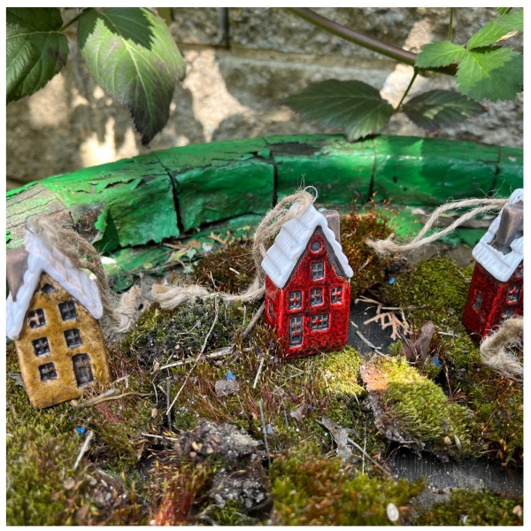 Keramický domeček 3x2x6cm Typ C