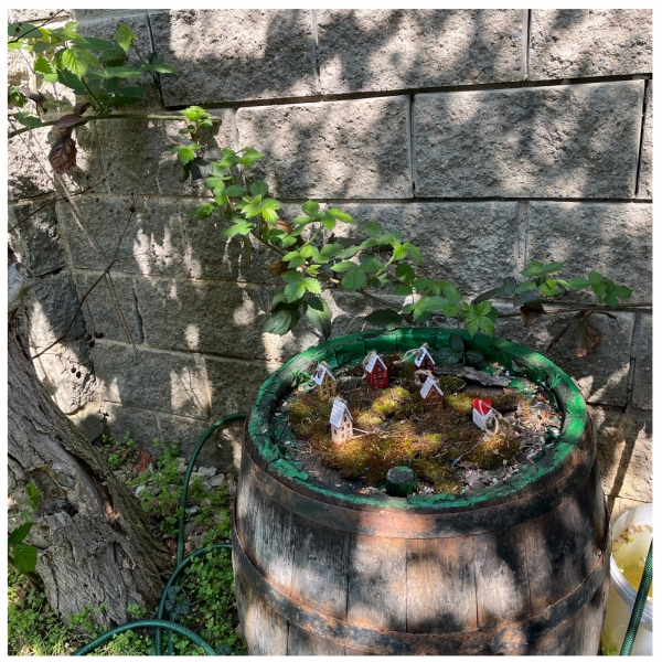 Keramický domeček dekorace 4,5 x 3 x 10 cm Typ B