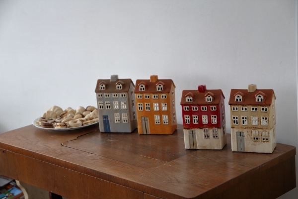 Keramický domeček na svíčku 11,5x18,5x8cm C