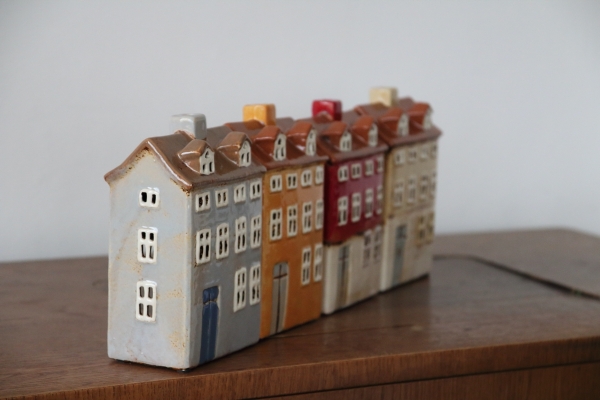 Keramický domeček na svíčku 11,5x18,5x8cm C