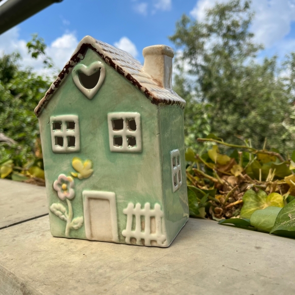 Keramický domek 17 x 11,8 x 7,5 cm