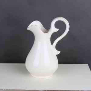 Keramický džbán s patinou