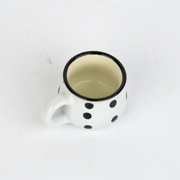 Keramický hrnek bílý s černými puntíky 75ml