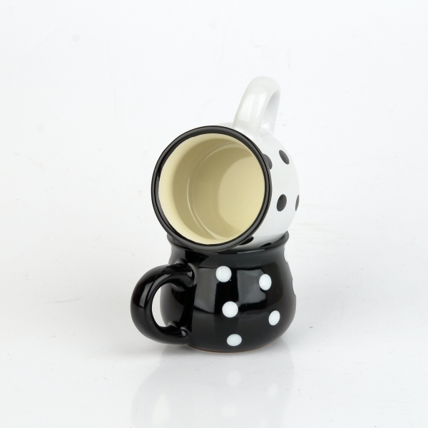 Keramický hrnek bílý s černými puntíky 75ml